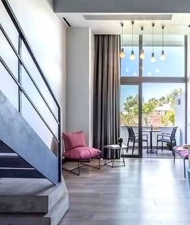 Maisonette<br>Land View